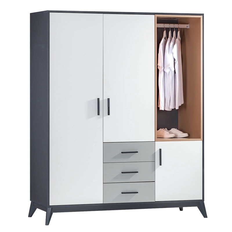 CARMEN Dulapul cu trei uși BREDA