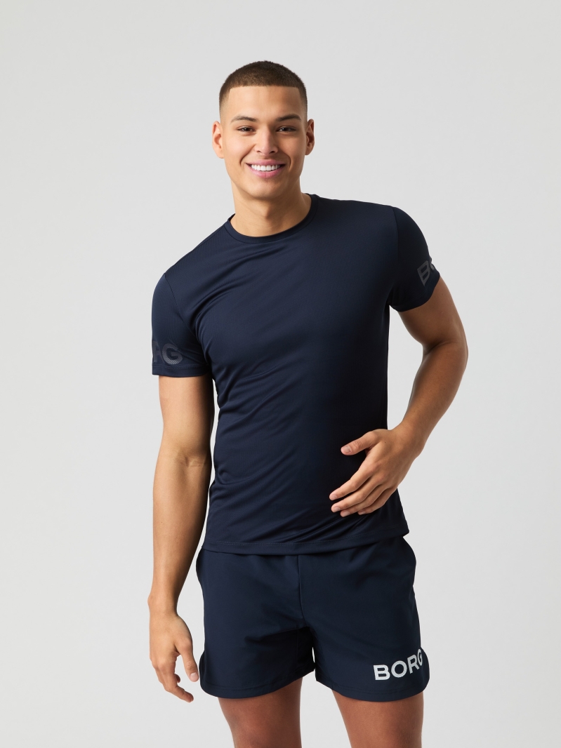 Tricou